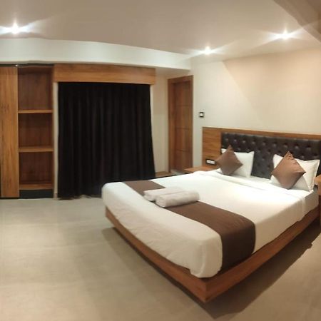 Aditya Inn Гувахати Экстерьер фото