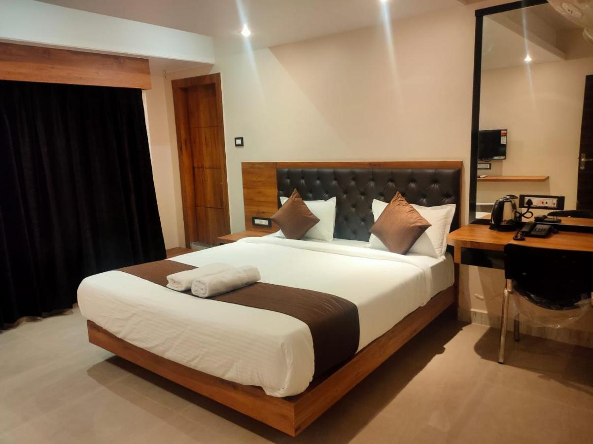 Aditya Inn Гувахати Экстерьер фото